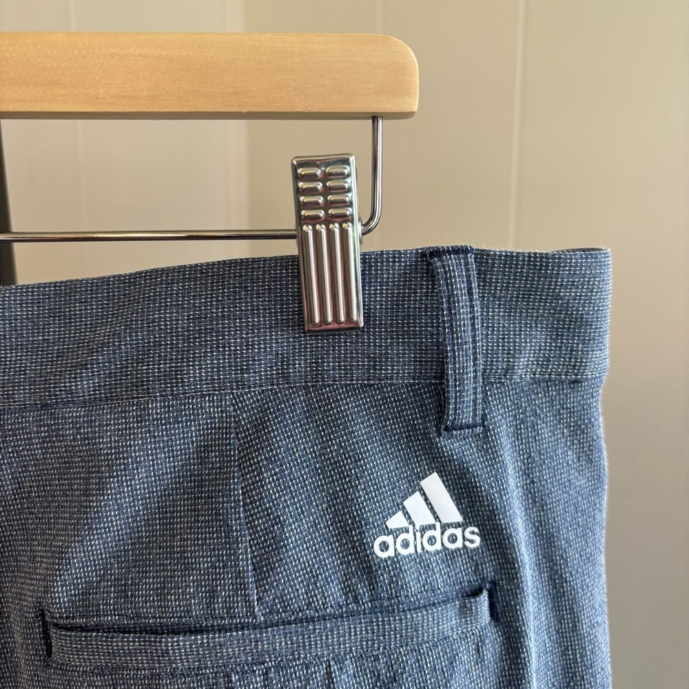 Adidas Men 38x8.5 Blue Flat Front Performance Activewear Golf Chino Shorts *NOTE